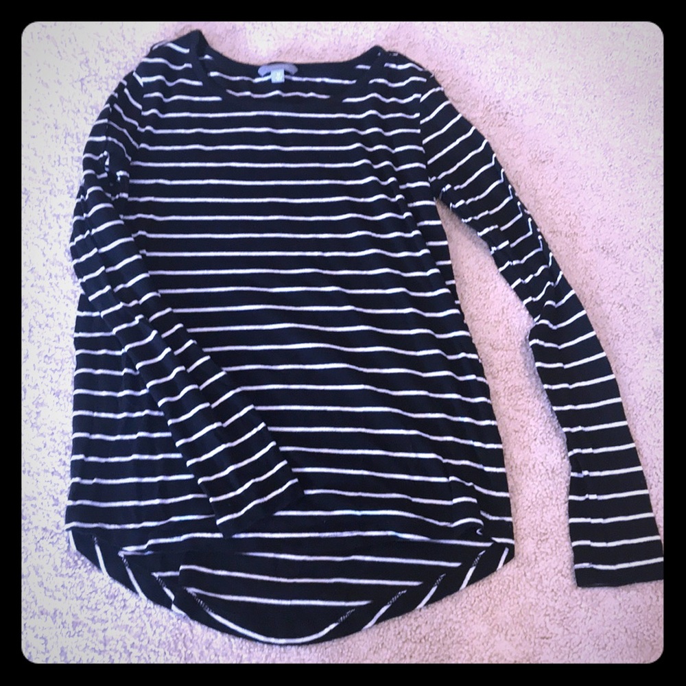 Long sleeve shirt. Black and white rubbish shirt